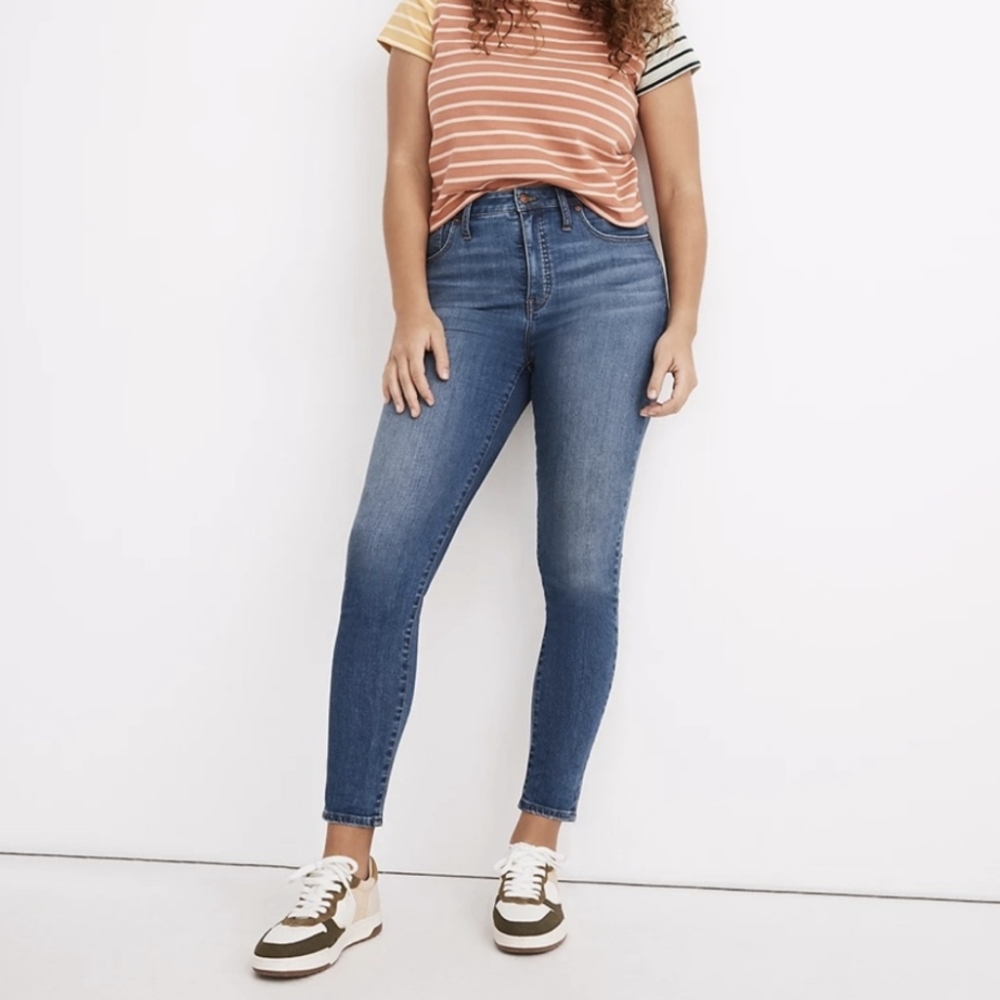 Madewell Curvy High-Rise Skinny Crop Jeans.